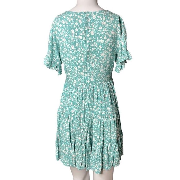 Who I am Short Sleeve Floral Mini Dress Green and White Size Medium - Picture 3 of 3